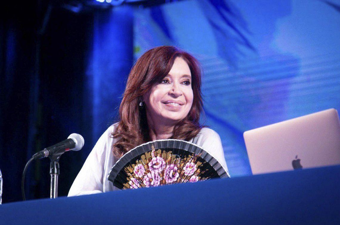 Cristina Kirchner llegó de Cuba y mañana estará en La Matanza para presentar Sinceramente
