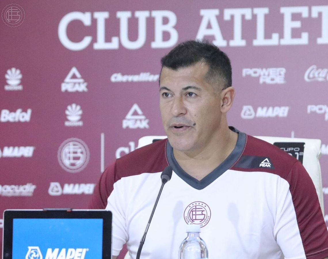Jorge Almirón es el nuevo entrenador de Lanús. 