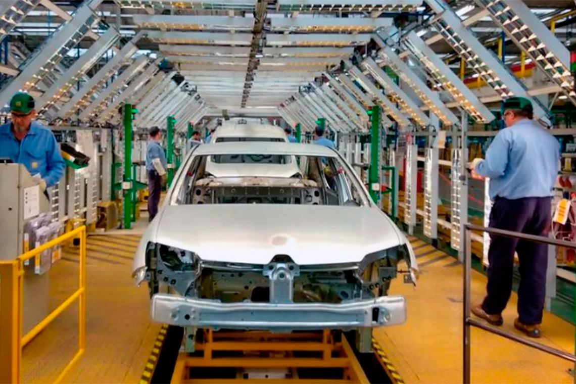 En 2021 creció fuerte la producción y exportación de autos