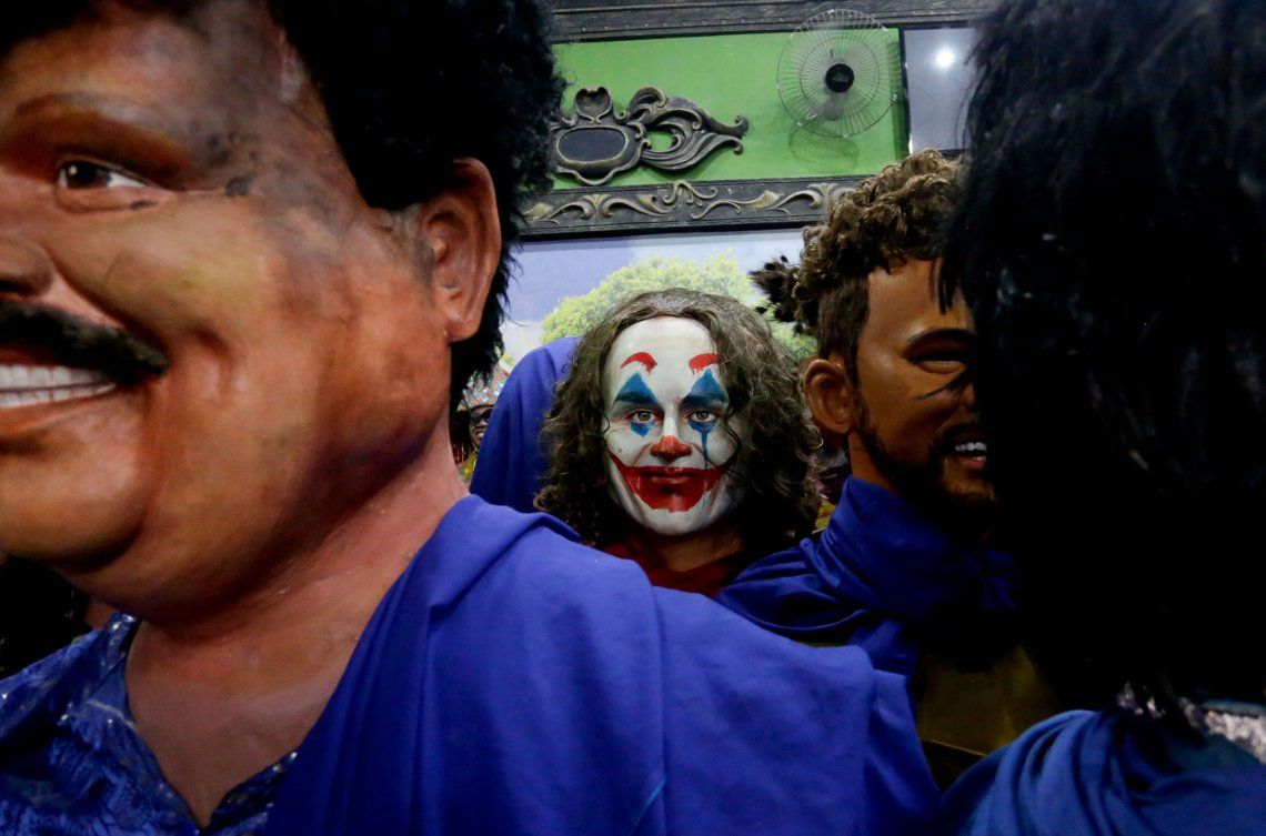 Río arriba naranja jalea Joker, Trump y Greta Thunberg los protagonistas del Carnaval de Recife,  Brasil