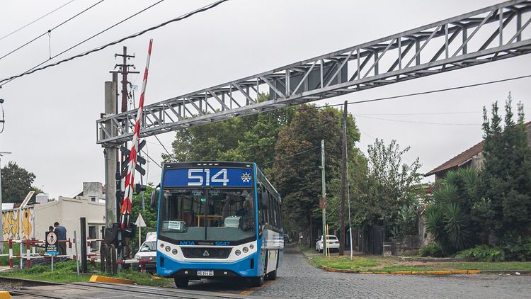 Comenzó a circular un nuevo servicio de colectivos entre Solano, San José, Mármol y Adrogué