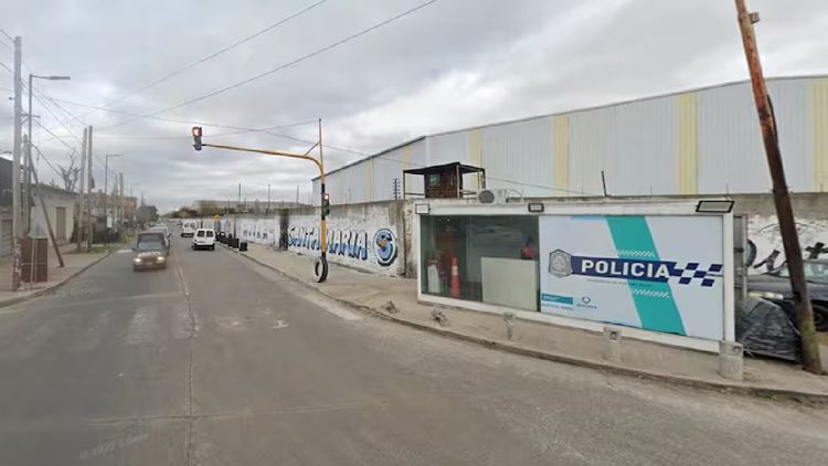 El hecho se produjo en el cruce de las calles Coronel Álvarez y Yapeyú,&nbsp;Lanús.