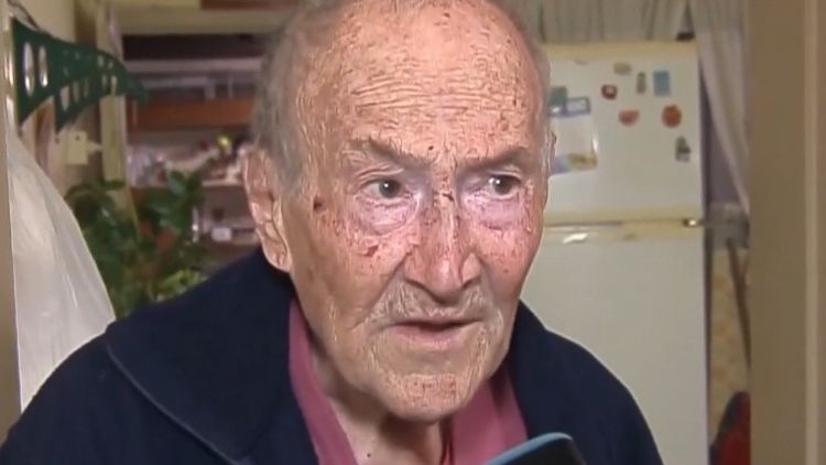 Me golpearon cuando estaba en la cama, me apretaron hasta que me faltó el aire, contó Víctor de Villa Dominico.