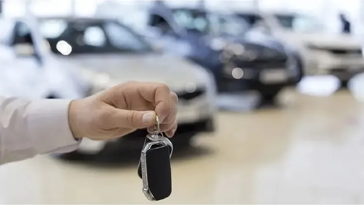 En comparación con abril, los patentamientos de autos 0KM cayeron el 12,2%.