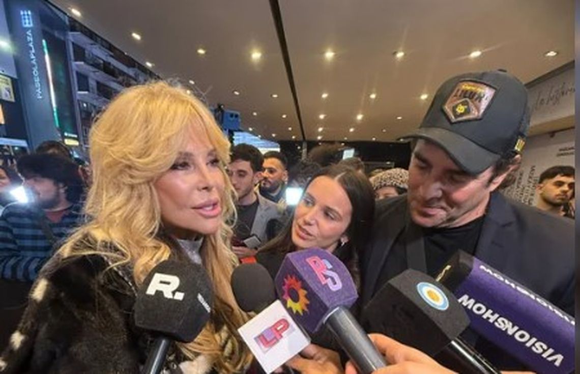 El reencuentro de Matías Alé y Graciela Alfano en la presentación teatral de Mujer Bonita. 