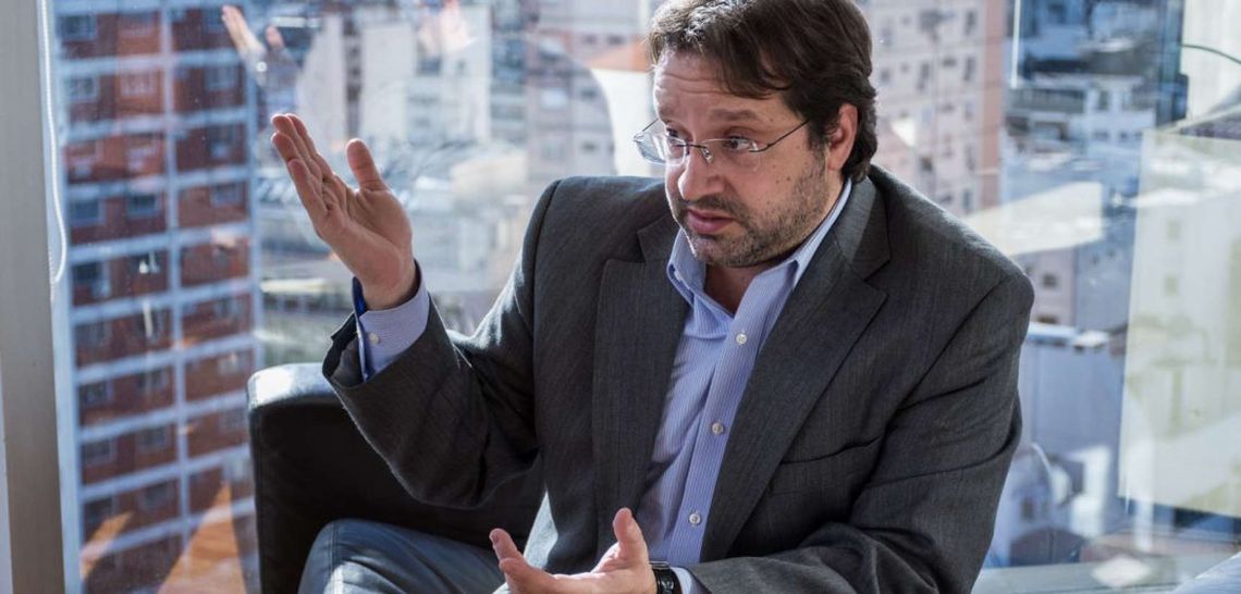 El correo electrónico enviado a las 12:47, Lavagna calificó su paso por la entidad como 