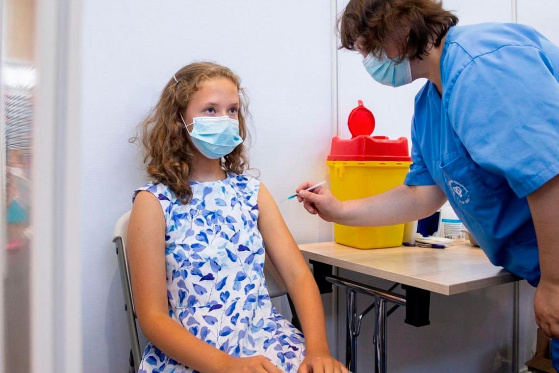 La OMS no recomienda vacunar contra el Covid a chicos y adolescentes