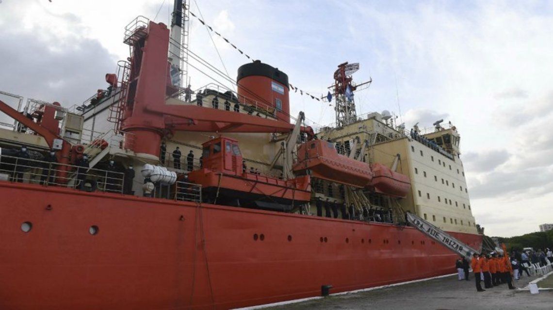 Campaña Antártica: El ARA Almirante Irízar rumbo a la base Belgrano