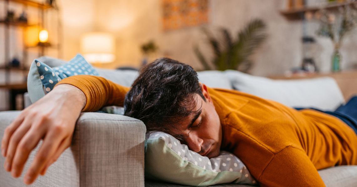 Dormir todos los días una siesta de 15 minutos es beneficioso para la salud.