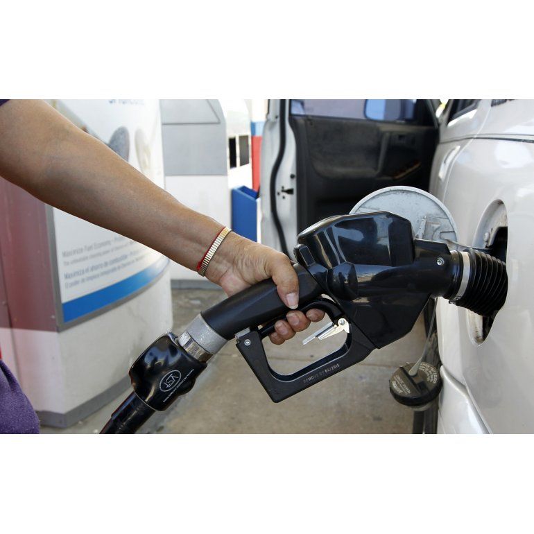 En 2015, el litro de nafta podría alcanzar los 20 pesos