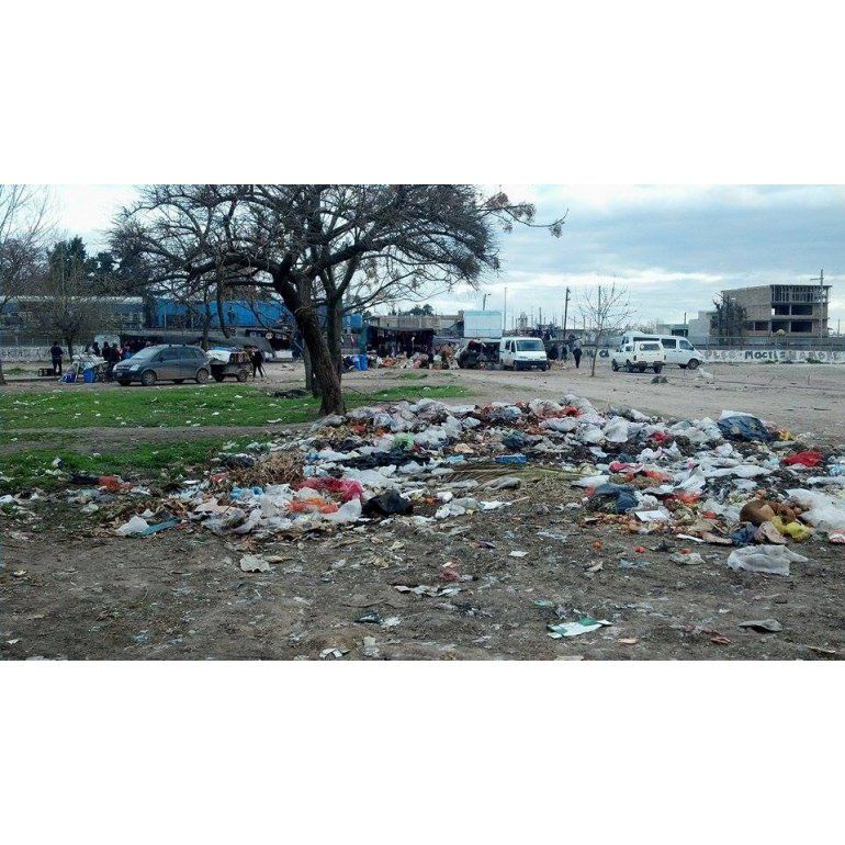 Exigen que plaza de Varela deje de ser un basural