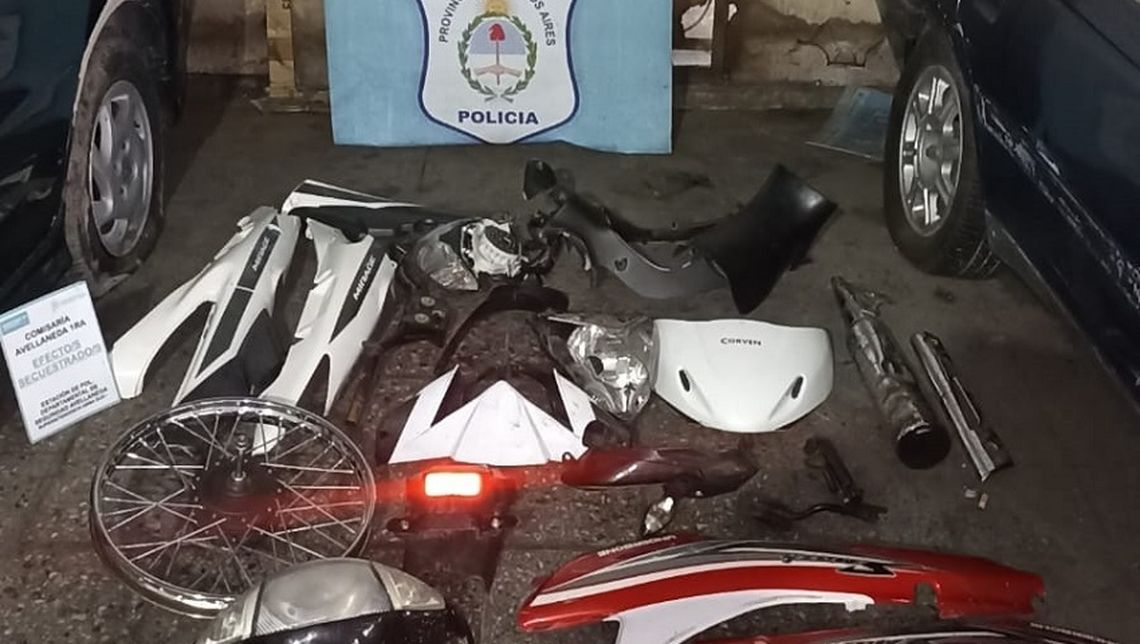 La búsqueda de una moto robada permitió descubrir un desarmadero en Avellaneda