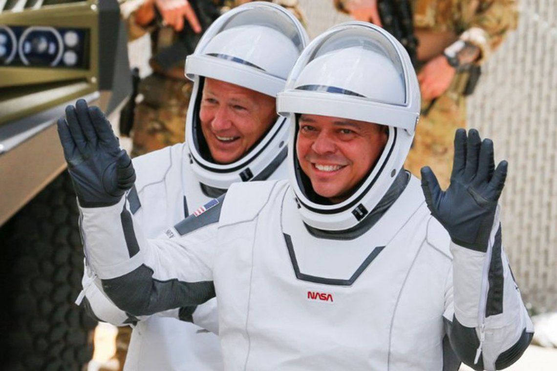 Los astronautas de la SpaceX regresaron con éxito a la Tierra