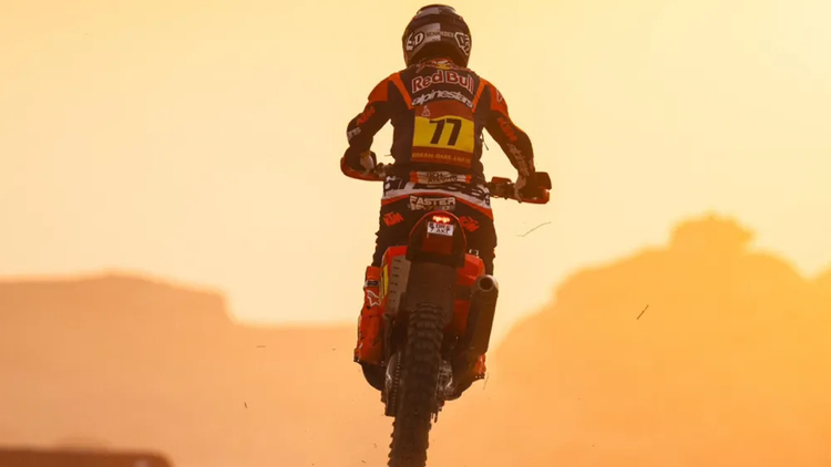 “Es el día más feliz de mi vida. Ganar el Dakar por apenas dos segundos es un sueño hecho realidad”, dijo el piloto argentino tras su histórica victoria