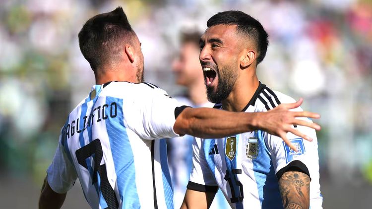 Nicolás Tagliafico y Nicolás González trabajan para dejar atrás sus molestias físicas y llegar en condiciones al debut frente a Argelia.