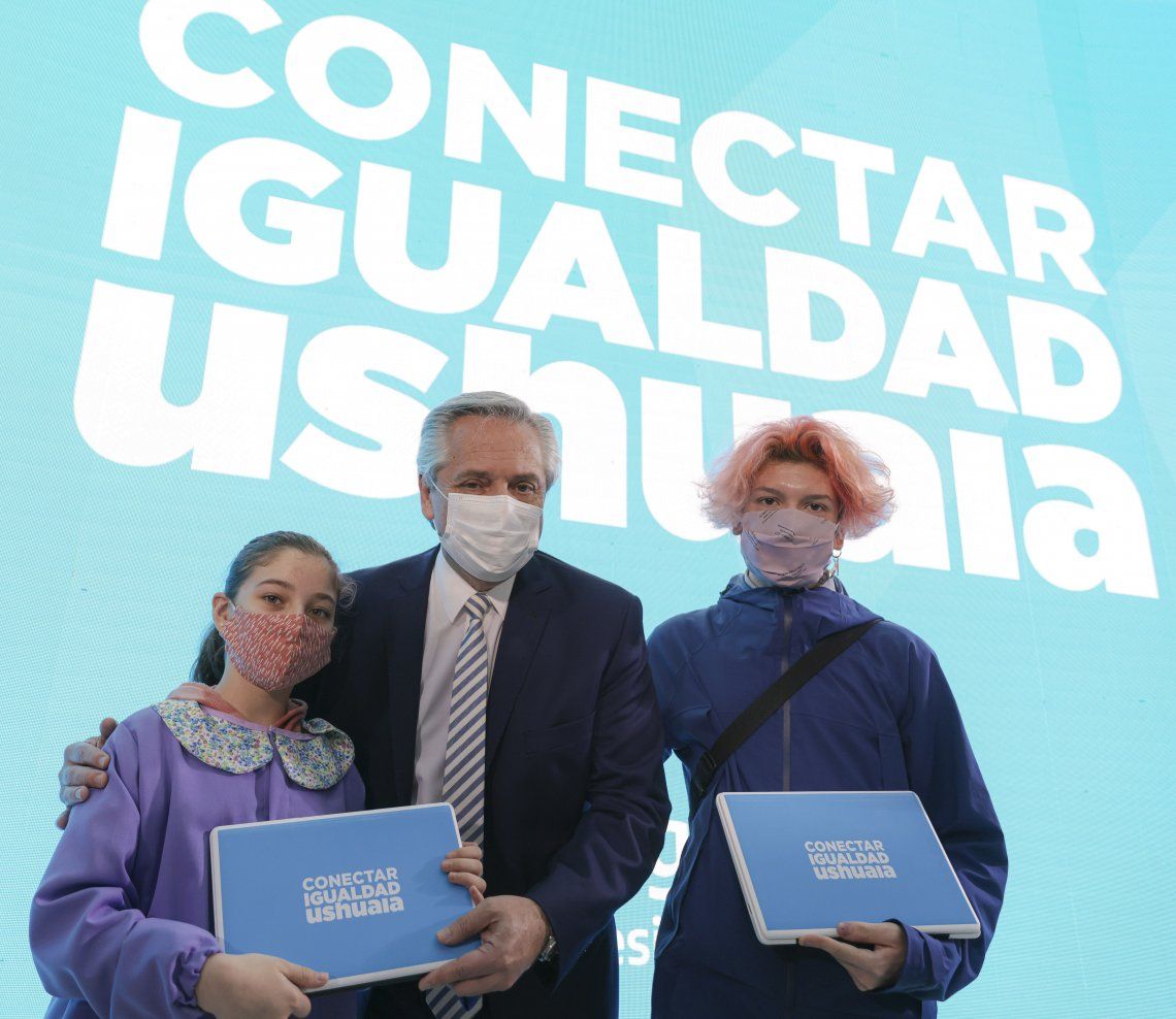 Alberto Fernández encabezó el lanzamiento del Programa Conectar Igualdad Ushuaia.