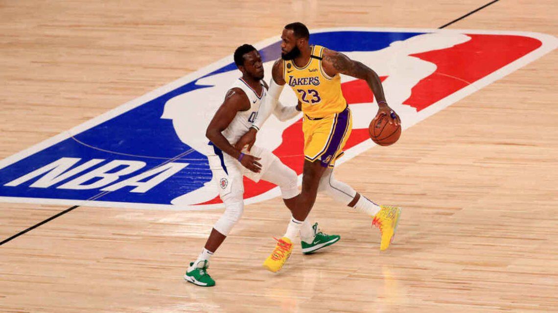 Varios casos positivos de coronavirus en la NBA en el regreso a los entrenamientos.
