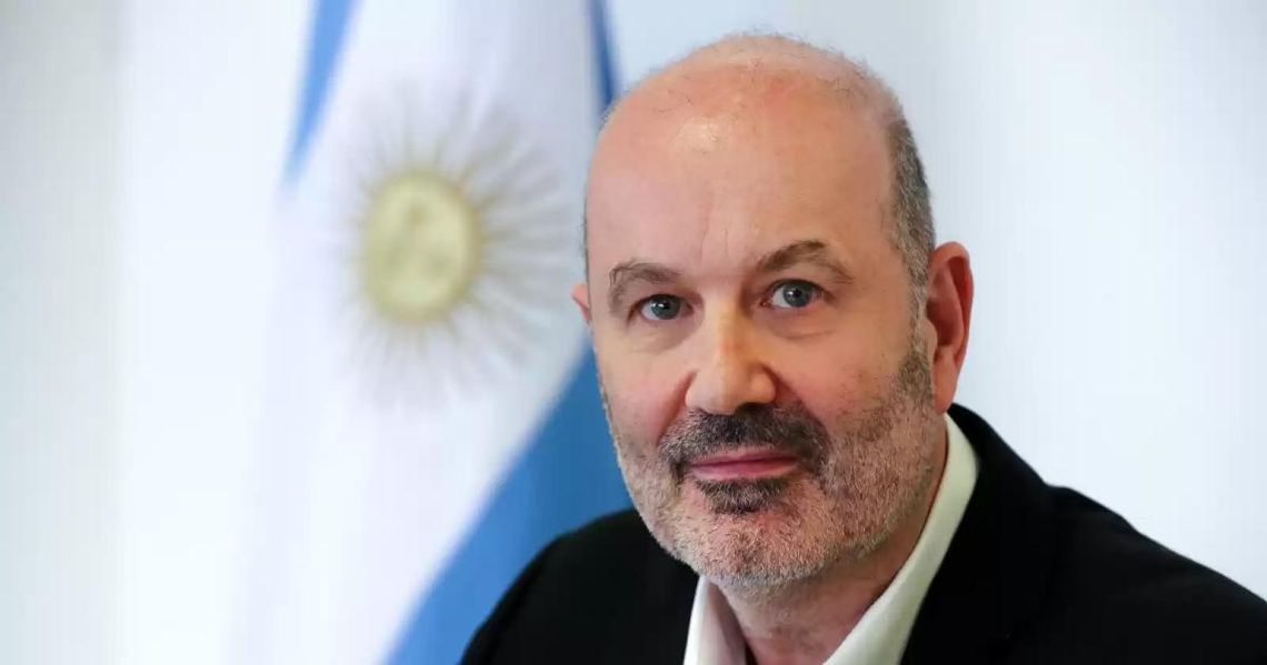 Luego de sufrir un escrache en Santa Rosa, Sturzenegger se volvió a Buenos Aires desde General Pico.