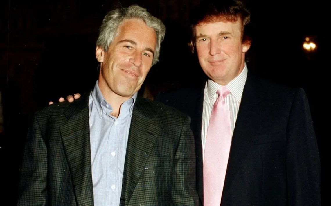 Una imagen que los une: Trump y Epstein