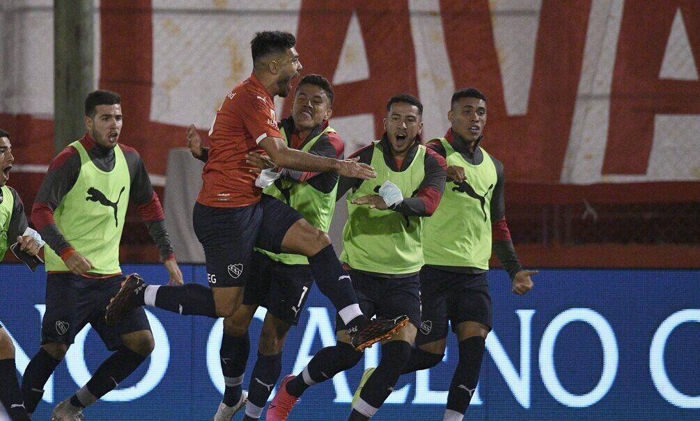 Independiente festejó ante Huracán.