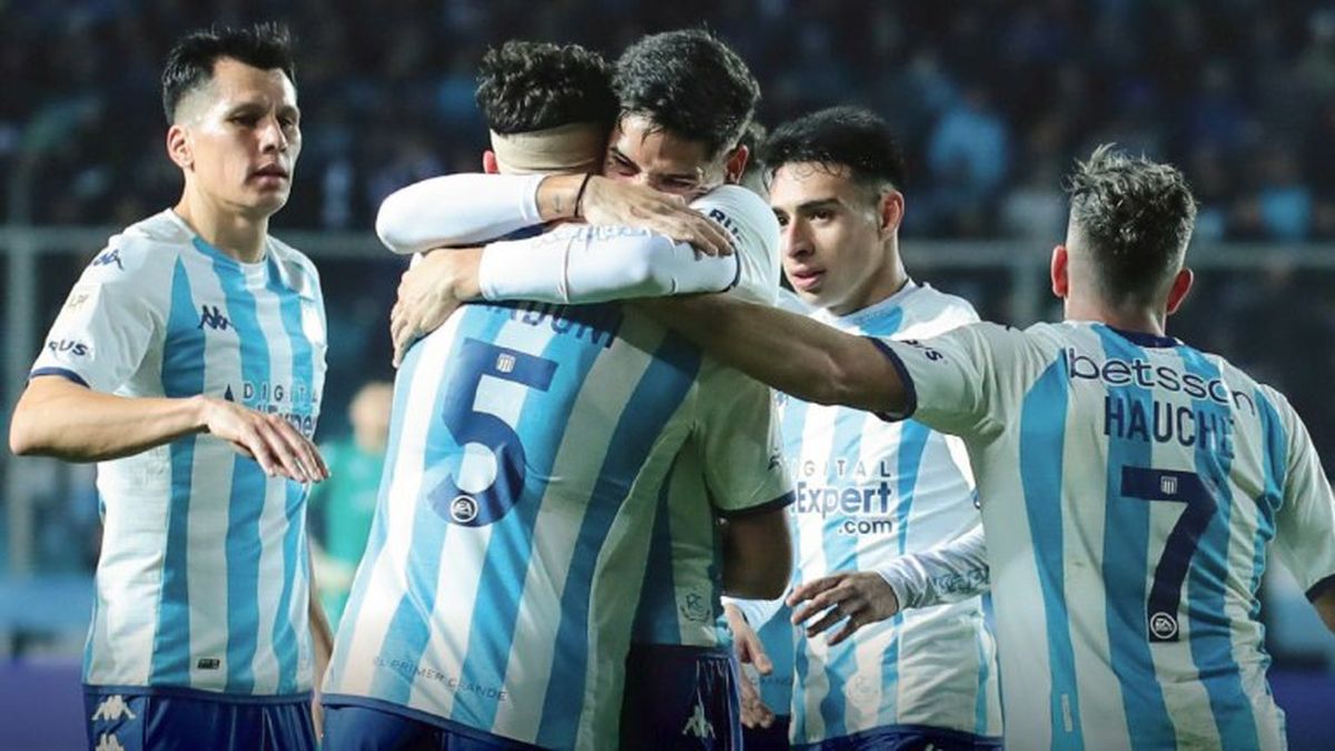 Racing converte dois pênaltis, mas perde para o Atlético Nacional pela  Libertadores fora de casa, libertadores