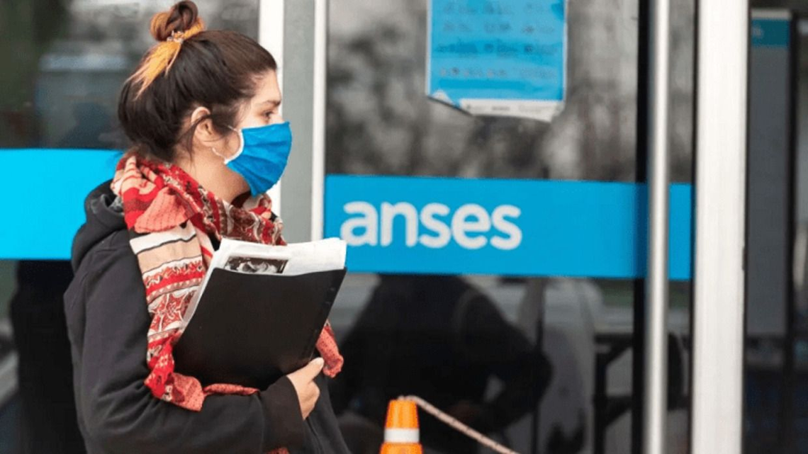 Los trabajadores en relación de dependencia que hayan sido despedidos sin causa justa, pueden recibir el Cobro Único de Desempleo de ANSES