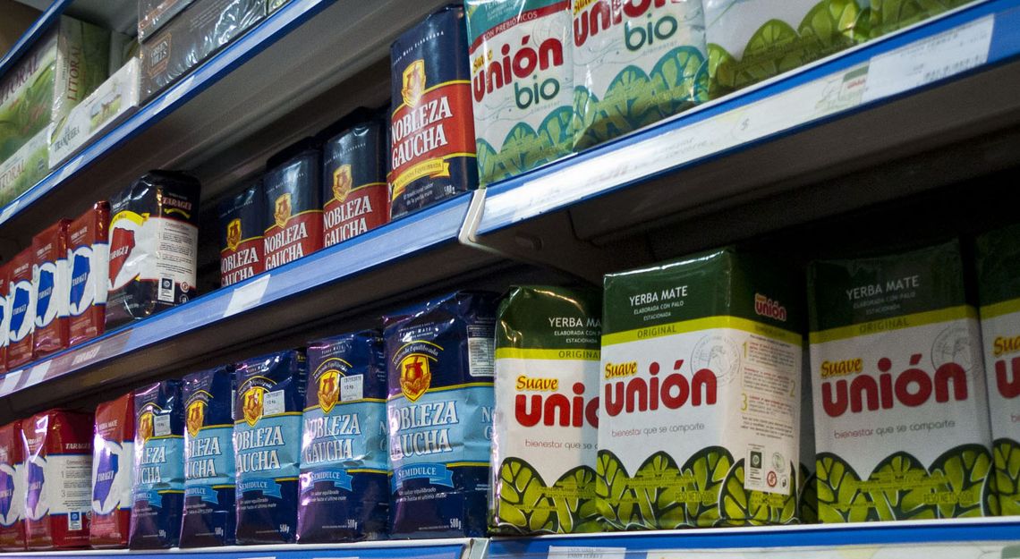 El mes pasado se vendieron 18.792.347 kilos de yerba mate destinado al consumo de los argentinos. Para encontrar una cifra similar hay que retrotraerse al mes de febrero de 2020. El mes pasado se vendieron 18.792.347 kilos de yerba mate destinado al consumo de los argentinos. Para encontrar una cifra similar hay que retrotraerse al mes de febrero de 2020.