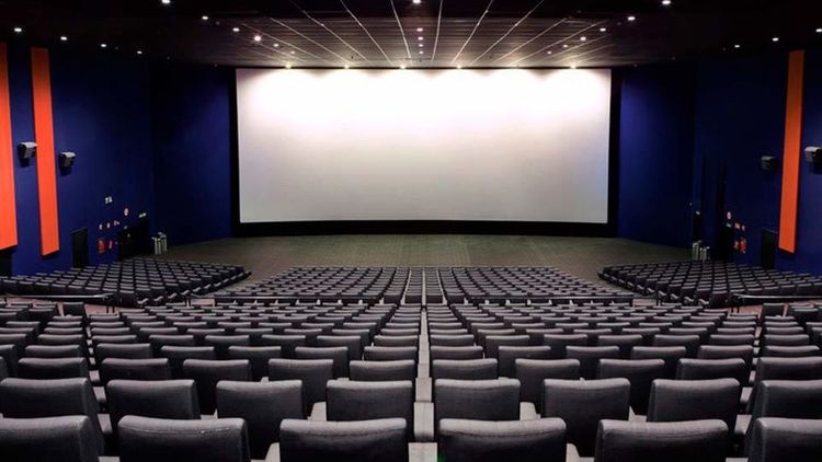 La cartelera se renueva con dramas históricos, terror, documentales musicales y una nueva comedia argentina.