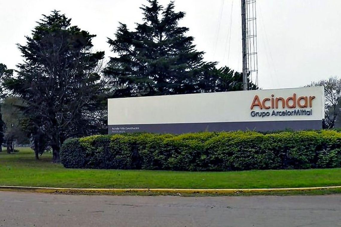Acindar sigue suspendiendo trabajadores de la UOM por caída de la demanda
