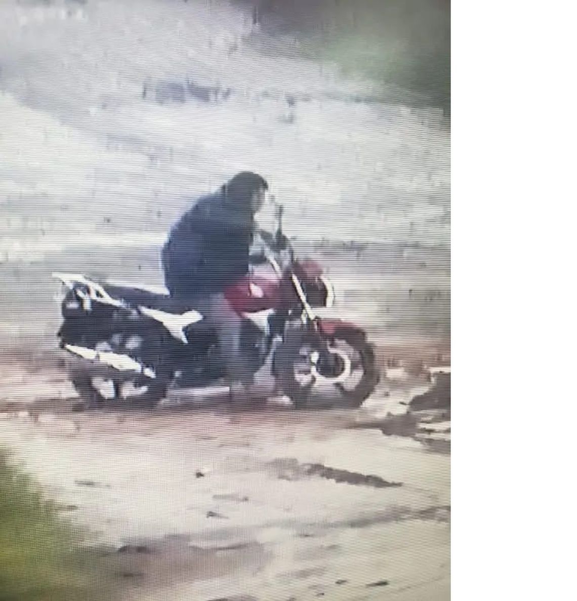 Delincuentes hirieron a bombero y le robaron la moto en el Acceso Sudeste