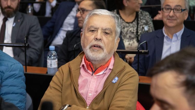 Julio De Vido se presentó en Comodoro Py, y quedó detenido por la tragedia de Once.