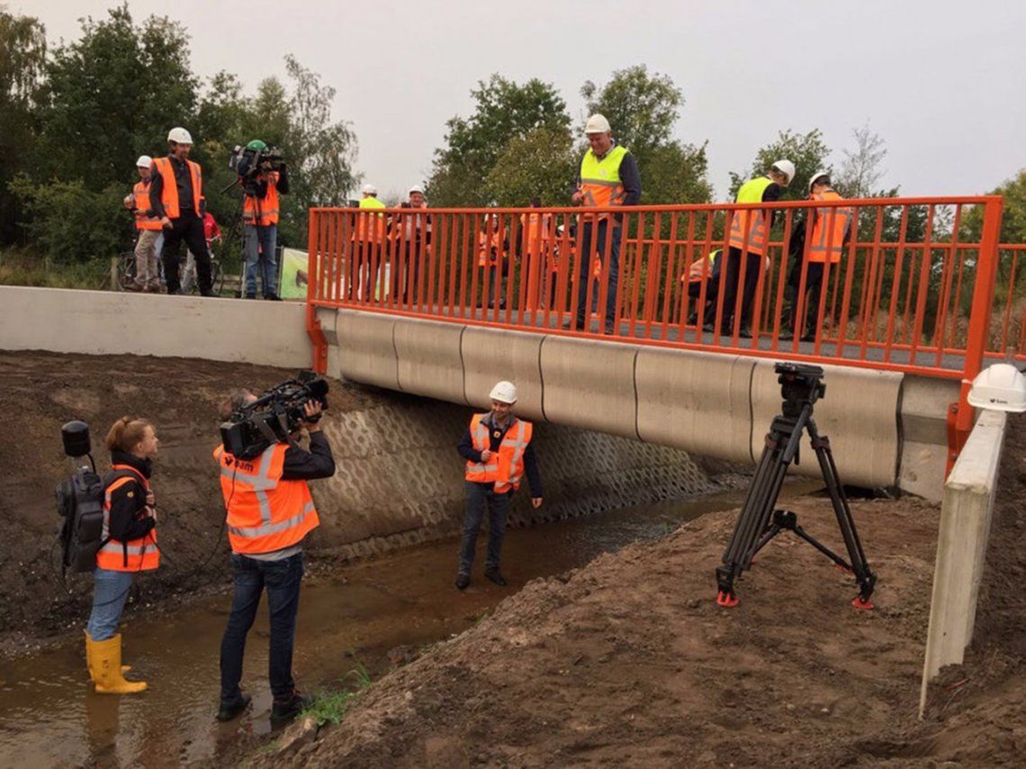 Holanda inauguró un puente realizado con una impresora 3D