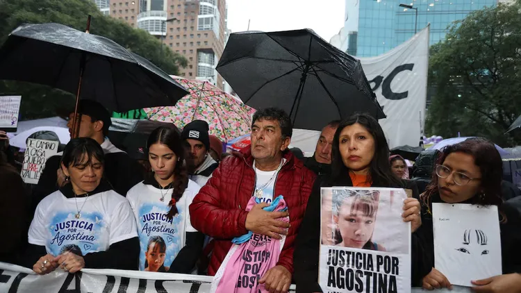 Ni Una Menos: la familia de Agostina Vega encabezó la marcha en Córdoba