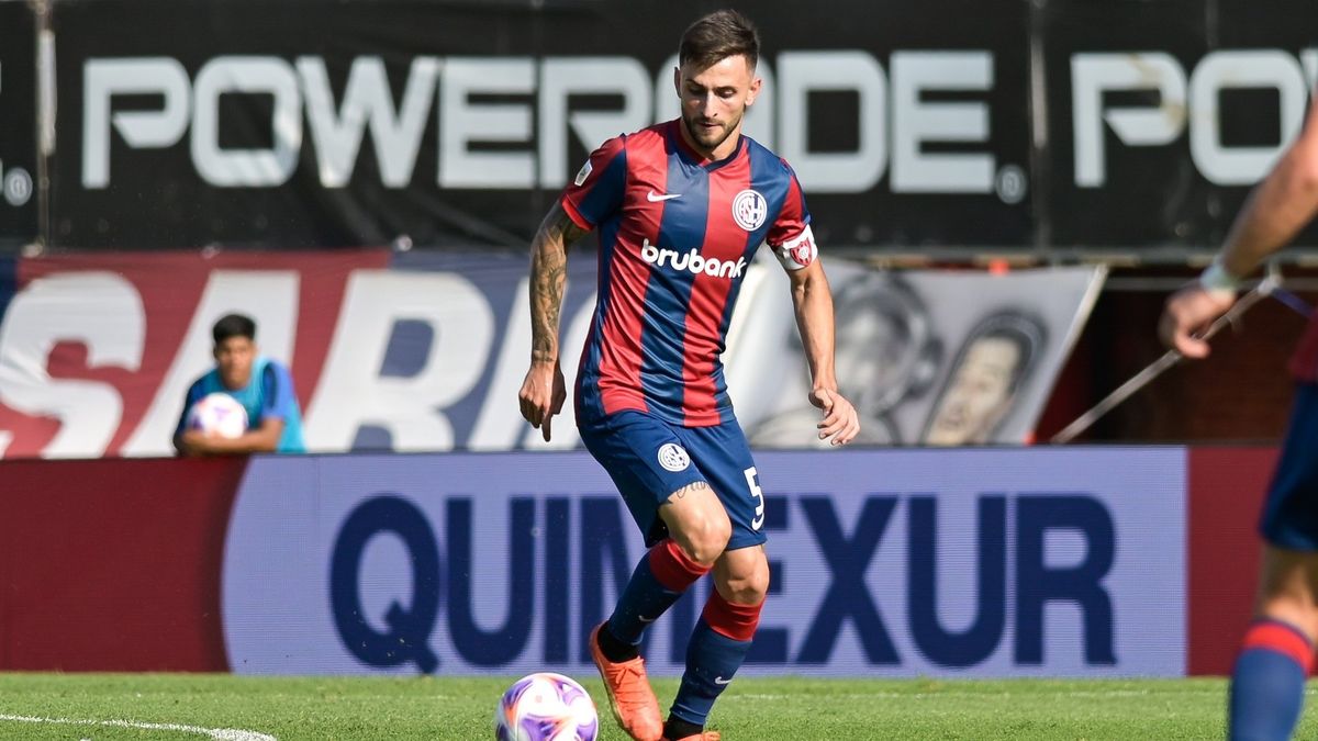 Jalil Elías practicó diferenciado por una dolencia muscular