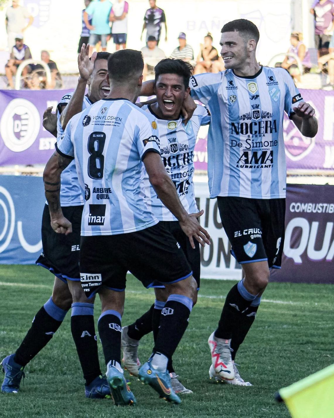 Argentino de Quilmes disfruta de la cima del campeonato de la Primera B
