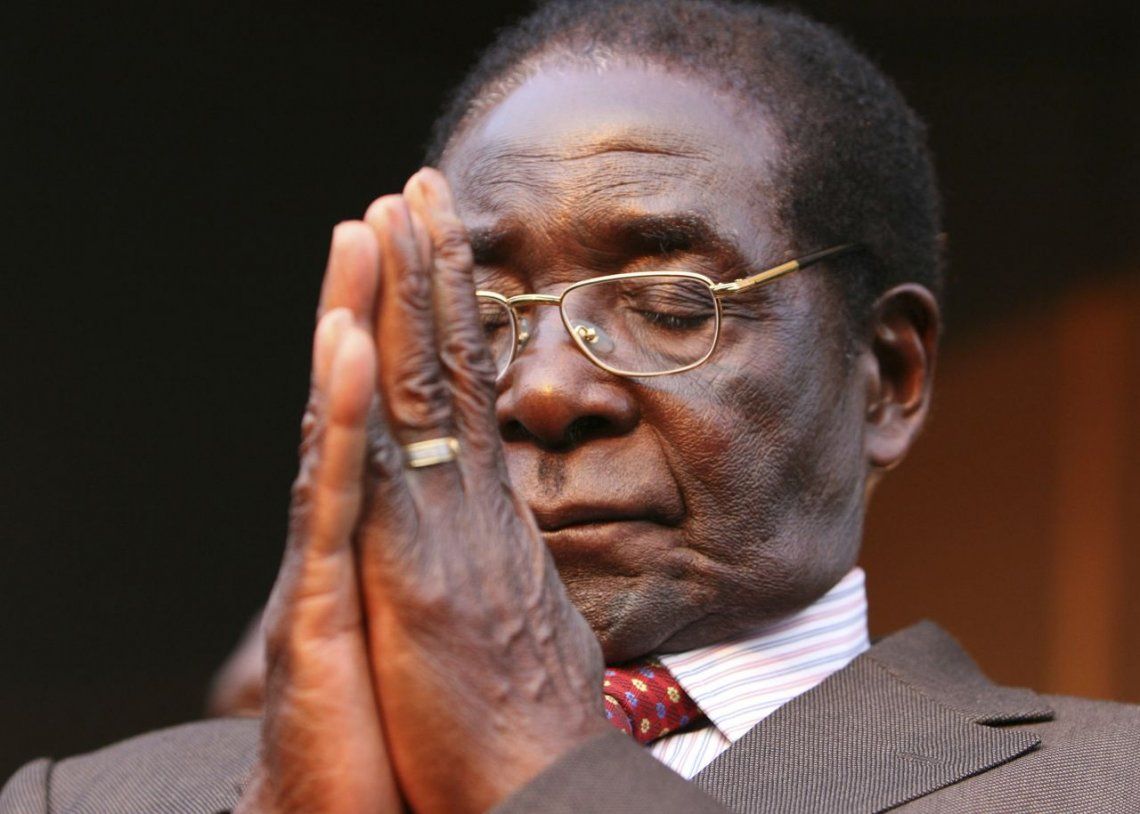 Quién es Robert Mugabe, el dictador que dejó el poder en Zimbabwe tras 37 años