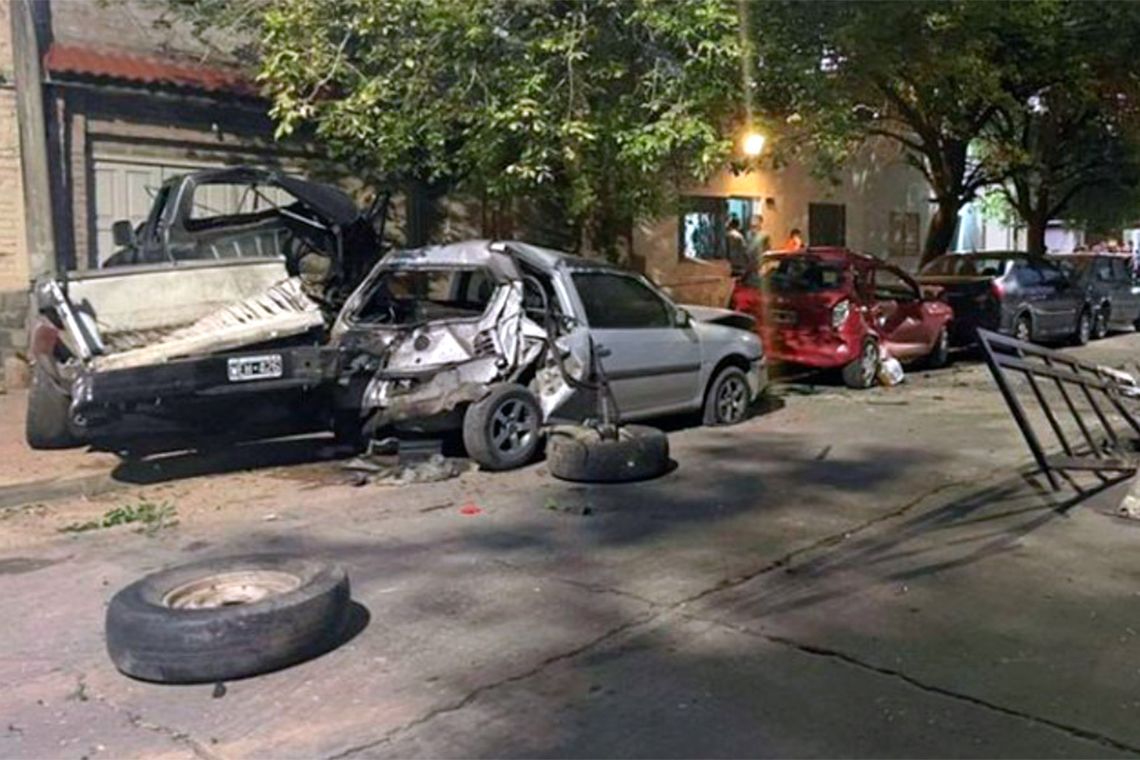 Siete fueron los autos que embistió el joven enajenado.