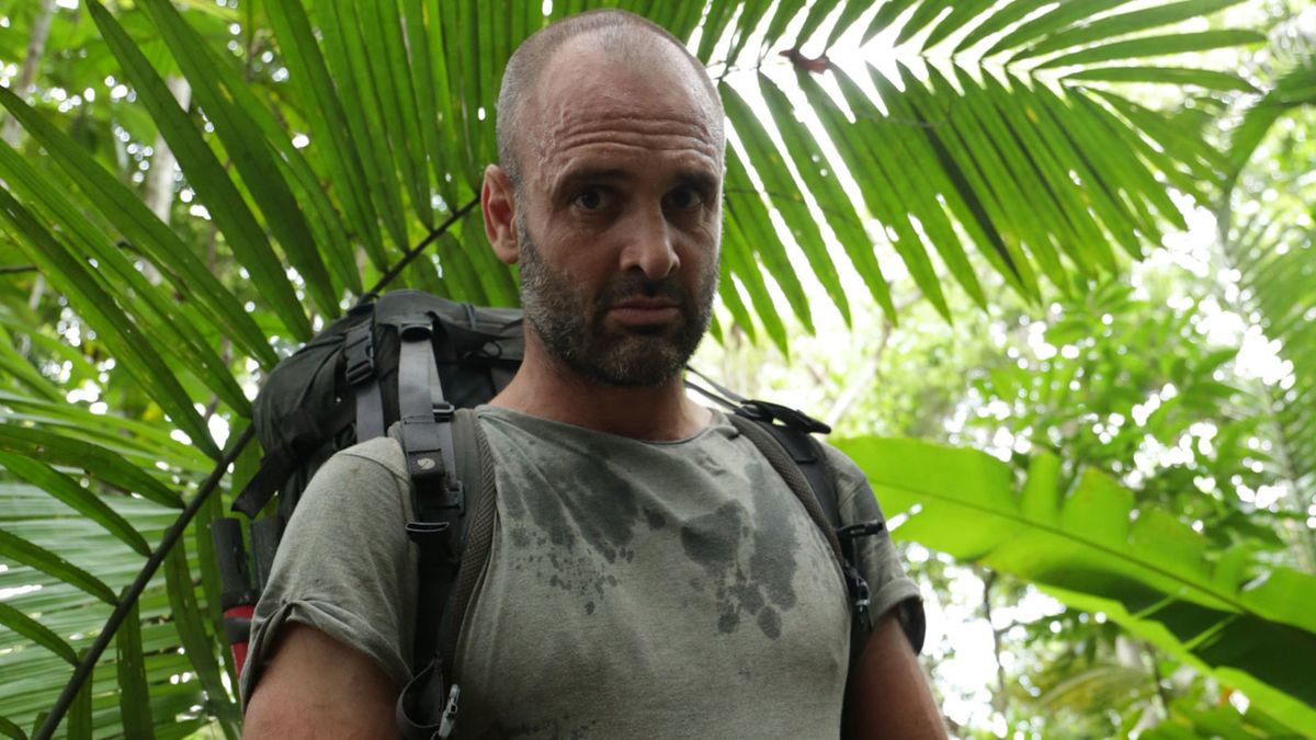 Ed Stafford responde a los misterios en Sin Fronteras