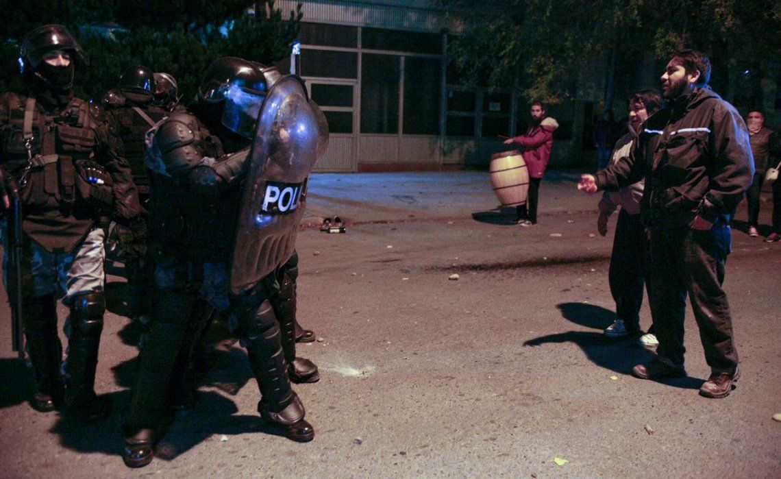 Realizan paro de 24 horas contra la represión policial