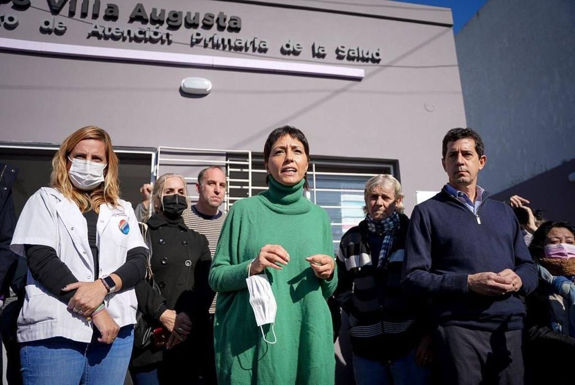 Mayra Mendoza y el ministro de Pedro encabezaron la inauguración de la puesta en valor del Caps Villa Augusta de Ezpeleta