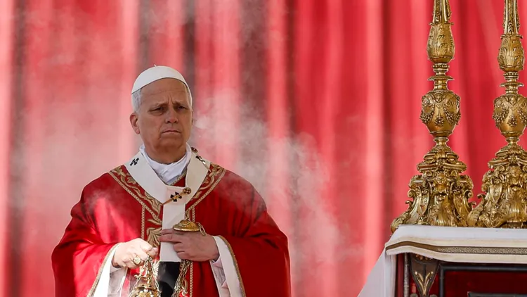 León XIV encabezó la misa de su primer Domingo de Ramos.
