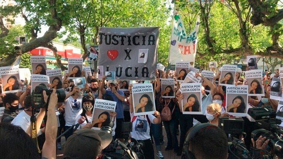 Marcha y pedido de justicia por Lucia Costa