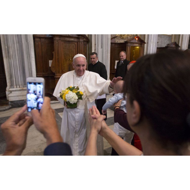 El Papa se reunió con una pareja gay