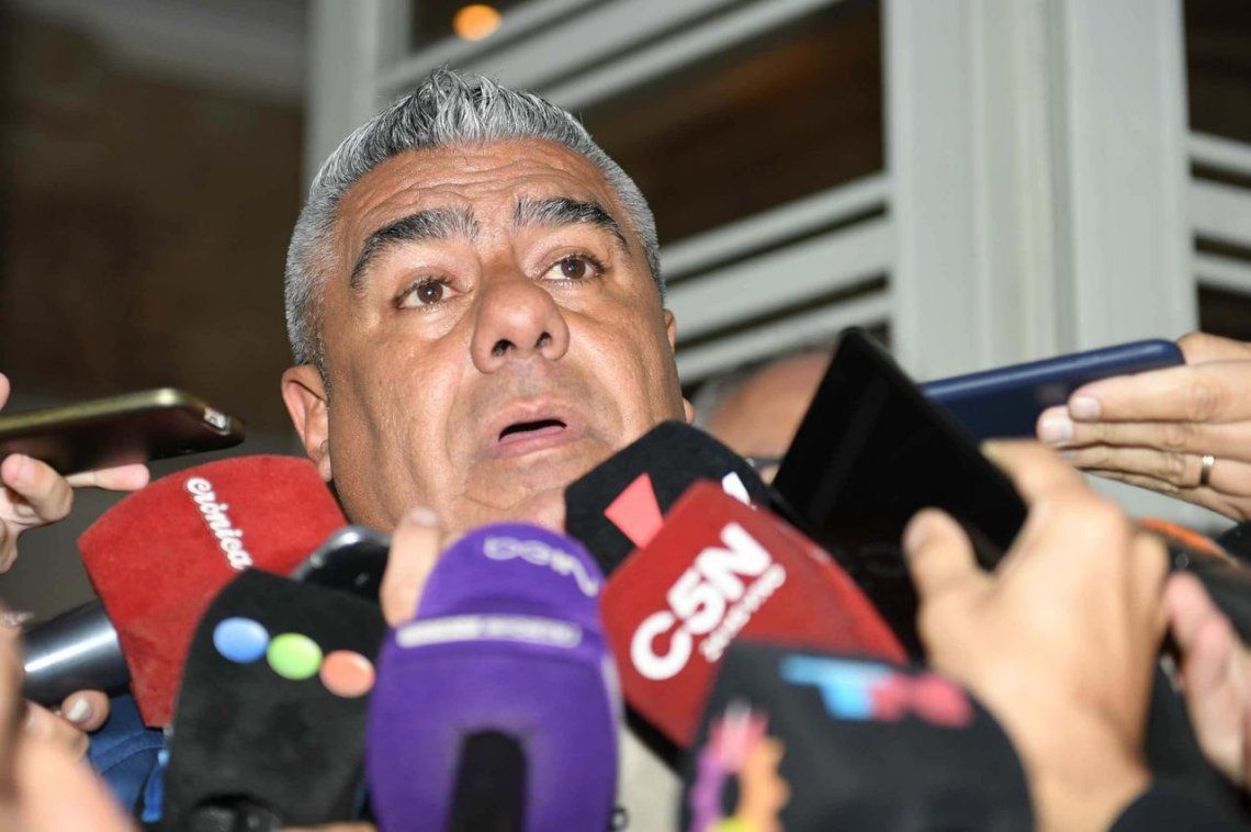 A pesar de no reconocerlo, Tapia se reunió con el abogado de Sampaoli