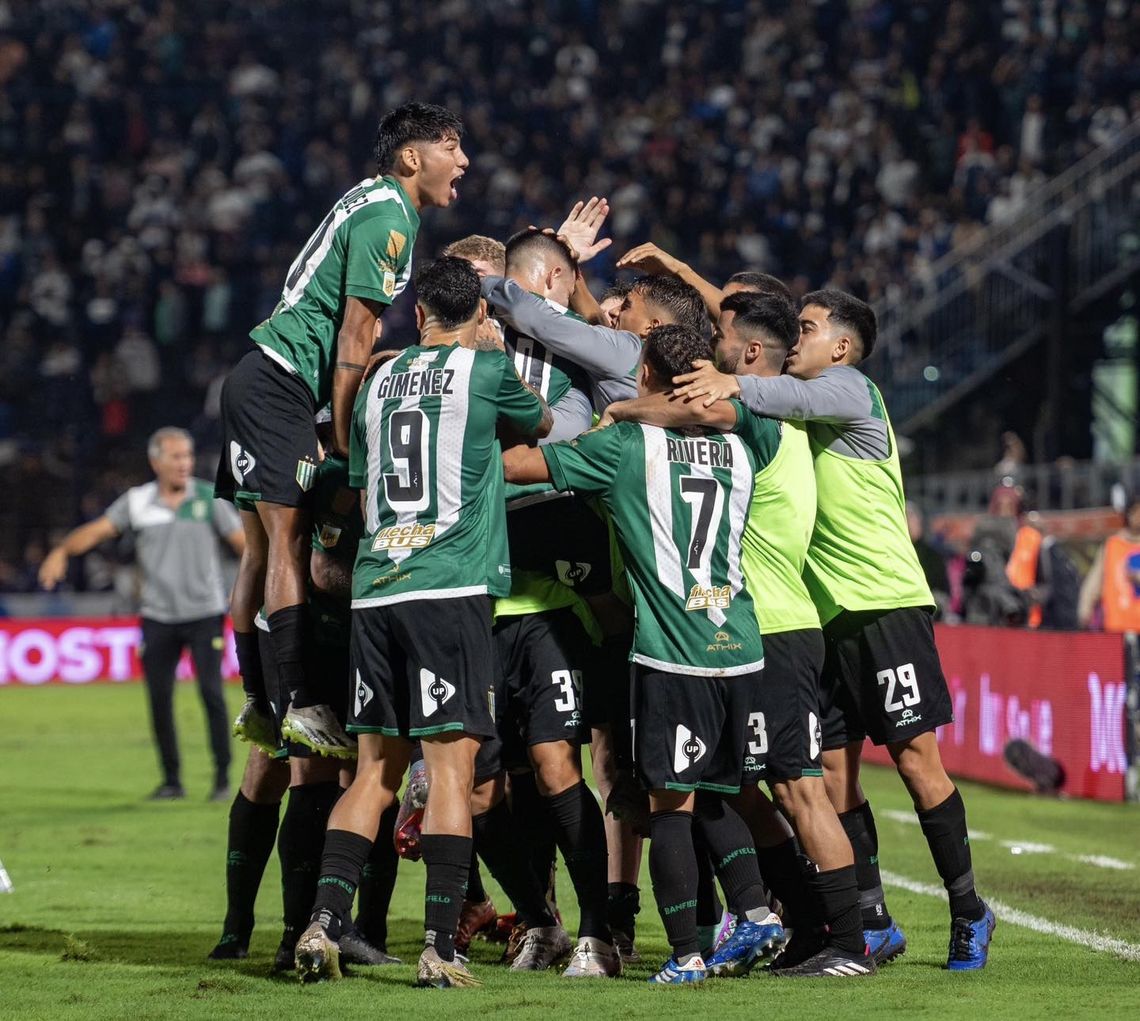 Bronca de los hinchas, conformidad de jugadores y cuerpo técnico de Banfield
