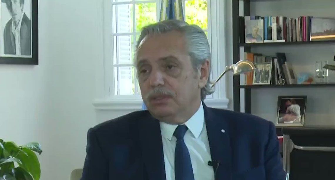 Alberto Fernández dialogó con la televisión de Colombia. 