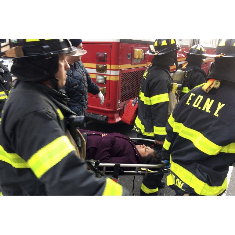 Descarriló un tren en Brooklyn: más de 70 heridos