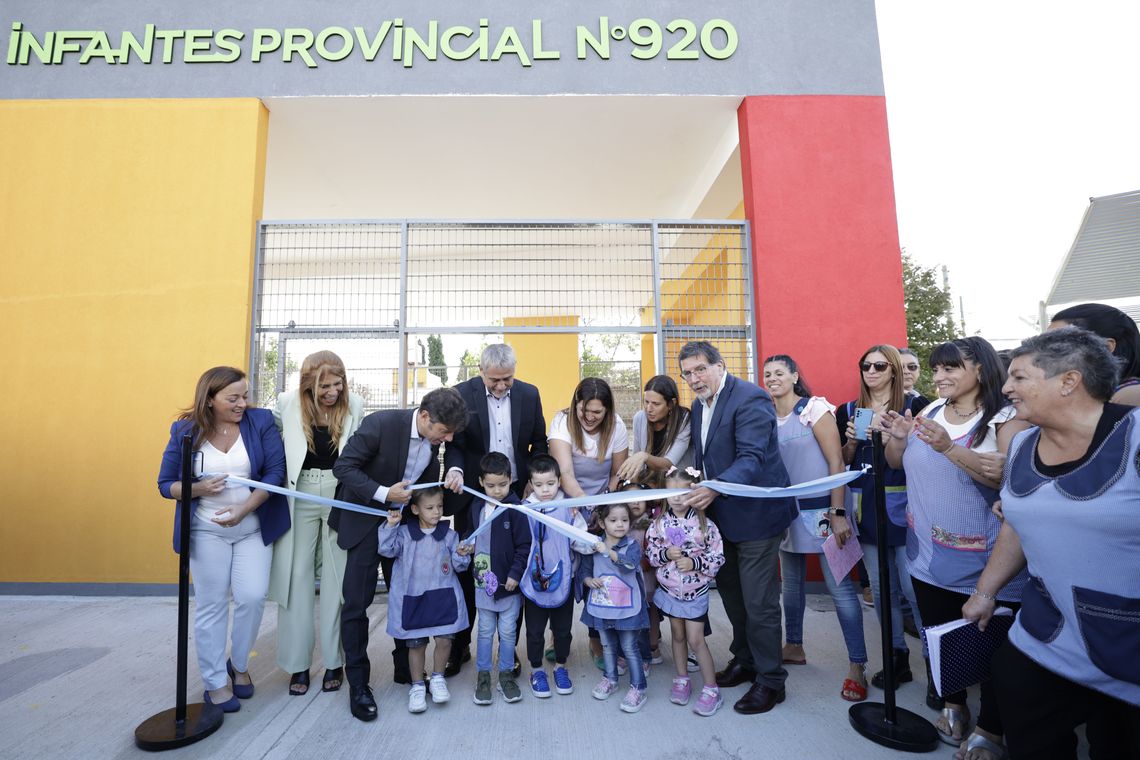 Axel Kicillof inauguró un Jardín de Infantes en Gerli (Avellaneda)
