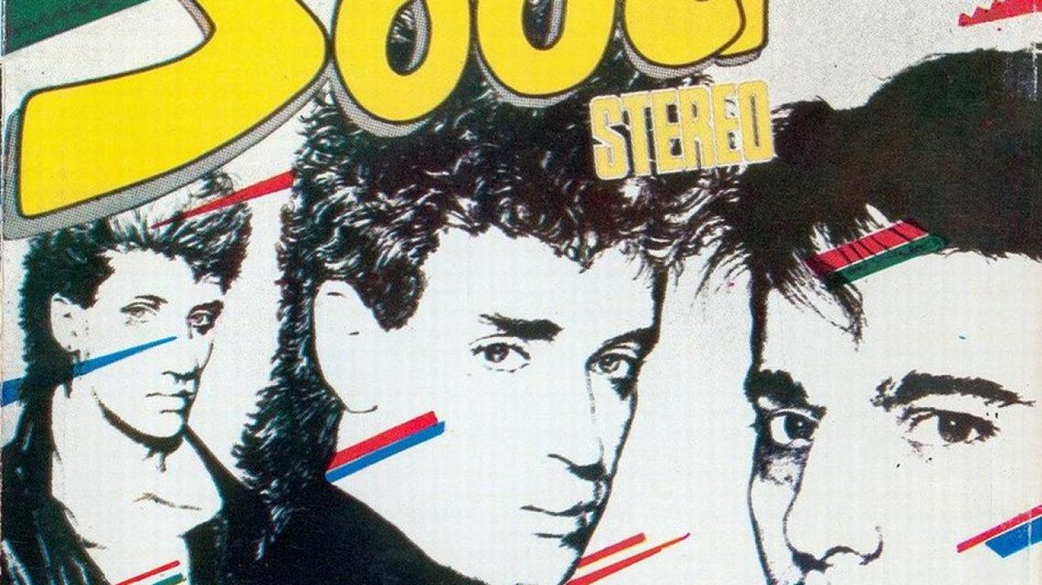 Fundada en 1982, Soda Stereo sigue marcando historia en el rock. El grupo logró un puesto histórico entre gigantes como The Beatles y Queen. Fundada en 1982, Soda Stereo sigue marcando historia en el rock. El grupo logró un puesto histórico entre gigantes como The Beatles y Queen.