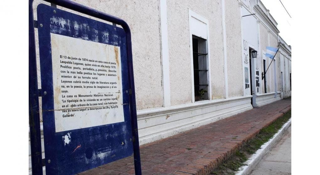 La casa natal de Leopoldo Lugones actualmente funciona como Museo y se encuentra en la Calle Cautivita S/N, en Villa de María del Río Seco, al norte de la provincia de Córdoba.